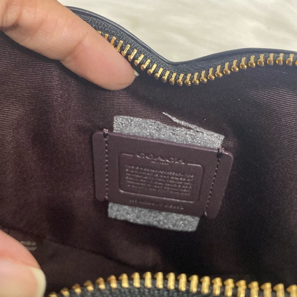 NWT Coach Heart Crossbody Faux Leather Bag in Black Adjustable Strap - Picture 13 of 13